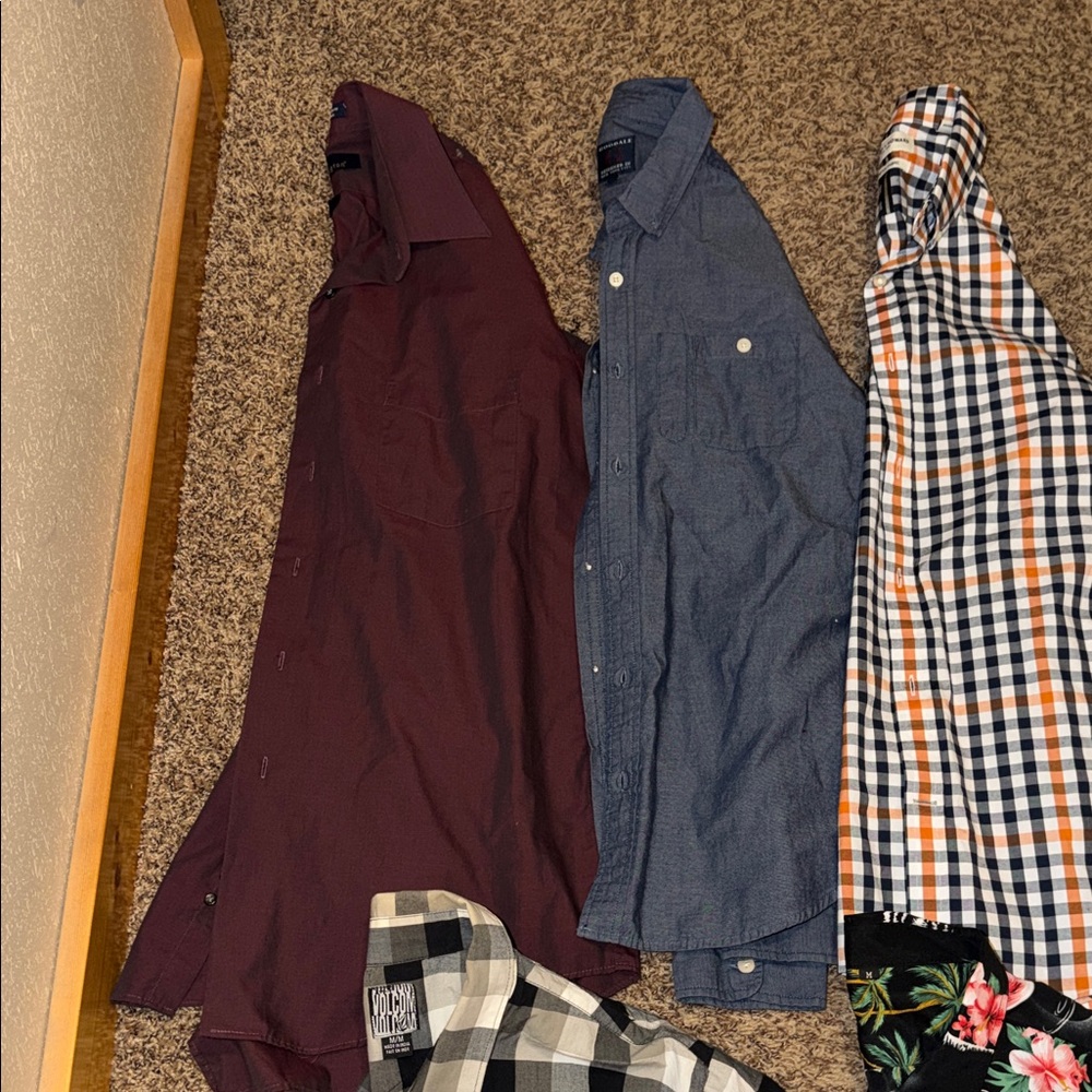 Assorted Men's Shirts Collection - Picture 2 of 4
